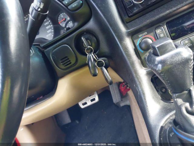 Chevrolet Corvette Image 12