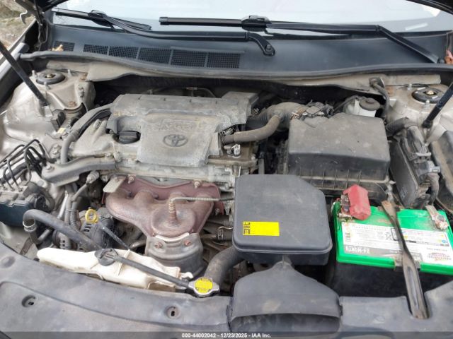 Toyota Camry Le Image 14