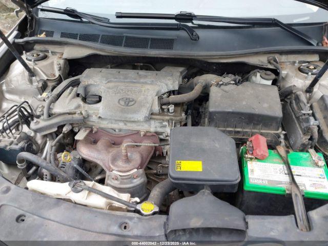 Toyota Camry Le Image 14