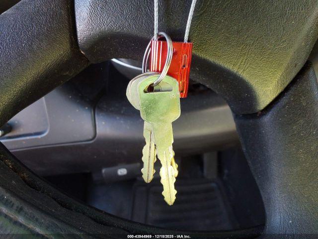 Chevrolet Express Image 9