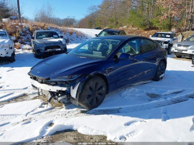 Tesla Model 3 Long Range Dual Motor All-wheel Drive Image 11
