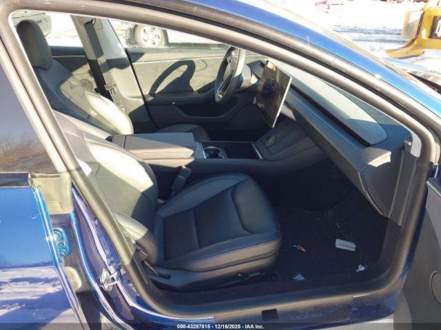 Tesla Model 3 Long Range Dual Motor All-wheel Drive Image 17