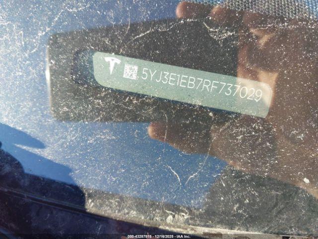 Tesla Model 3 Long Range Dual Motor All-wheel Drive Image 15