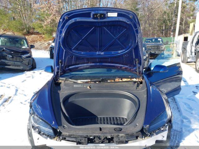 Tesla Model 3 Long Range Dual Motor All-wheel Drive Image 16