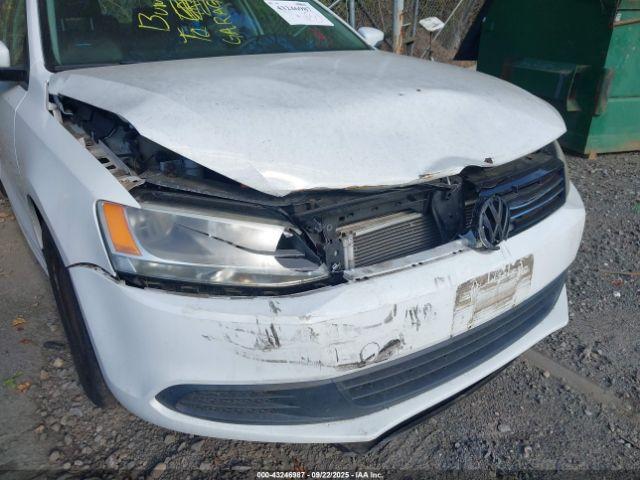 Volkswagen Jetta 1.8t Se Image 11