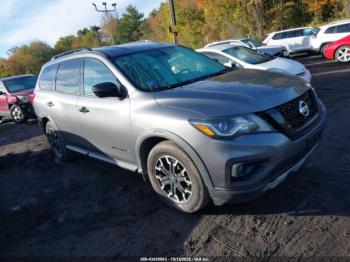  Salvage Nissan Pathfinder