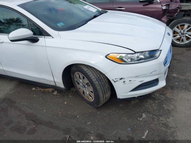 Ford Fusion S Image 1