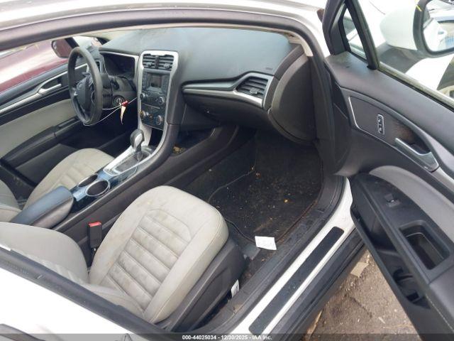 Ford Fusion S Image 11