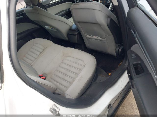 Ford Fusion S Image 5