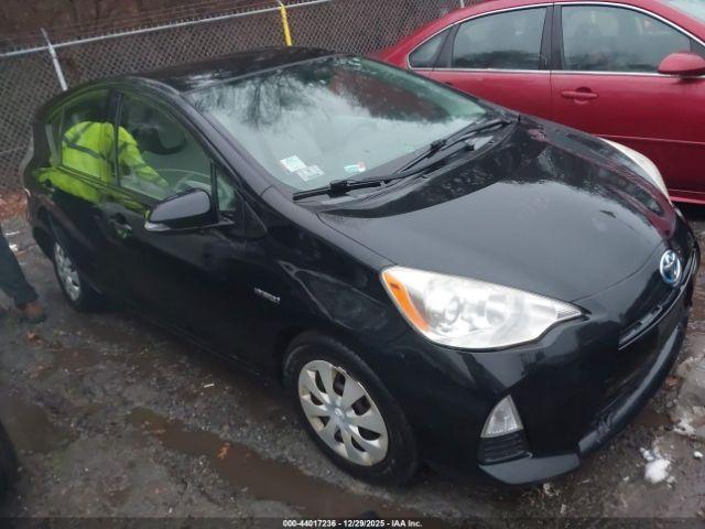  Salvage Toyota Prius c