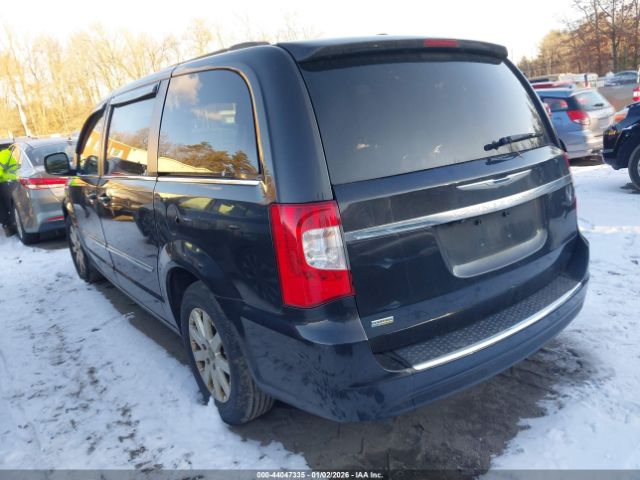 Chrysler Town & Country Touring Image 7