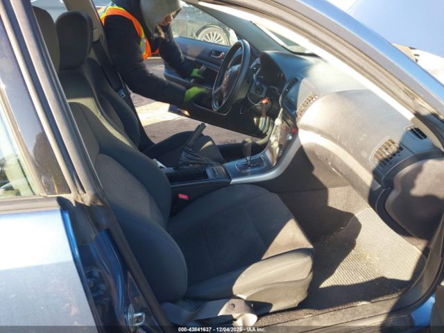 Subaru Outback 2.5i Image 5