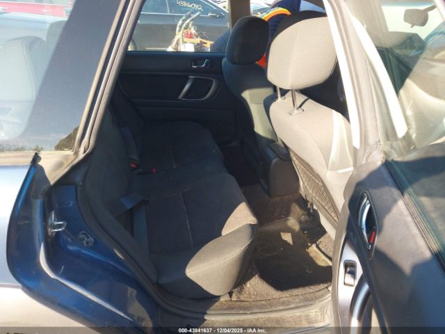 Subaru Outback 2.5i Image 7