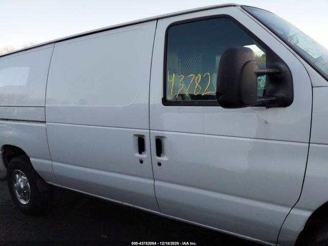 Ford E-250 Image 5
