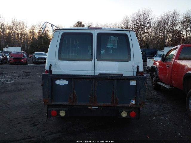 Ford E-250 Image 7