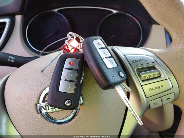 Nissan Rogue S Image 4