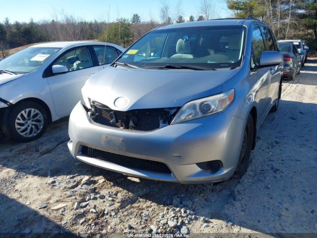 Toyota Sienna Le V6 Image 7
