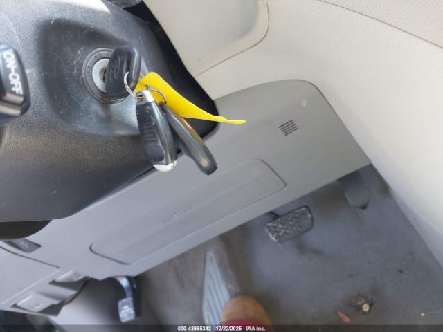 Toyota Sienna Le V6 Image 15