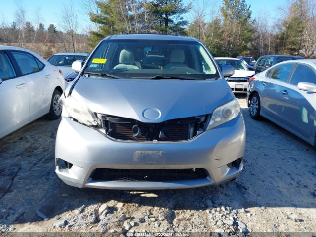 Toyota Sienna Le V6 Image 16