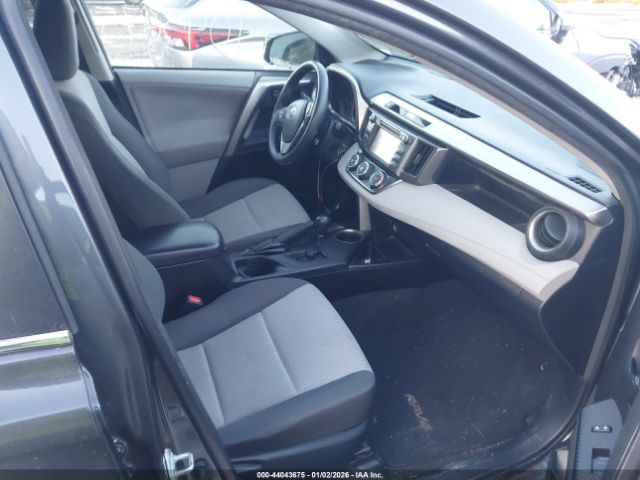 Toyota RAV4 Le Image 2