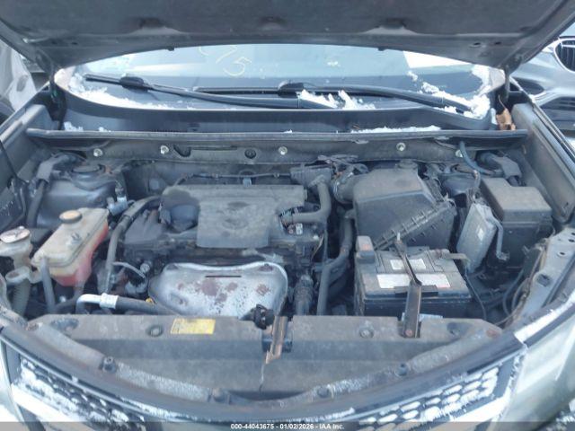 Toyota RAV4 Le Image 9