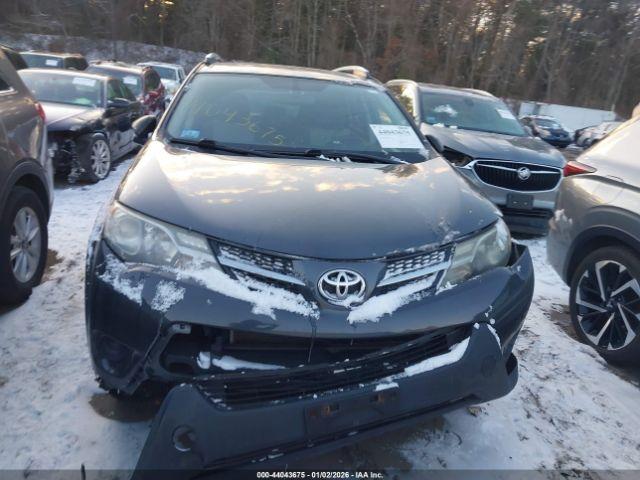 Toyota RAV4 Le Image 10