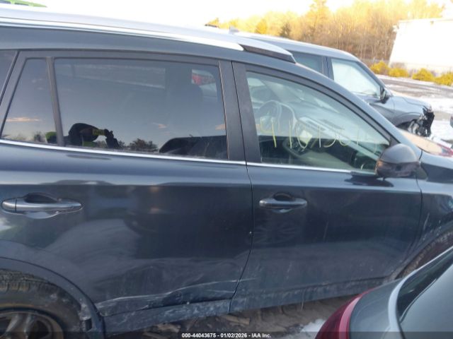 Toyota RAV4 Le Image 8