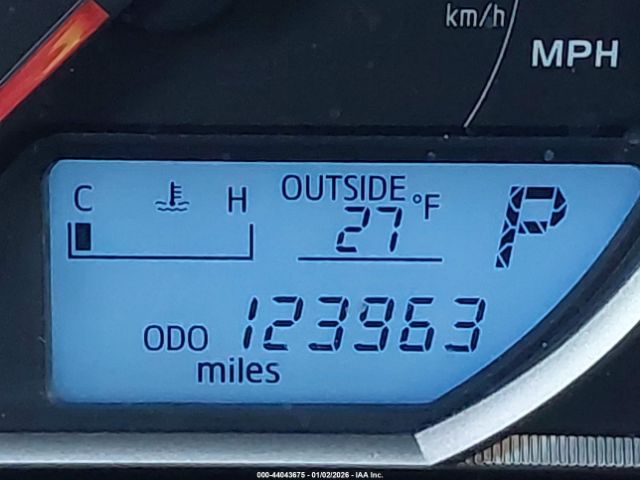 Toyota RAV4 Le Image 16