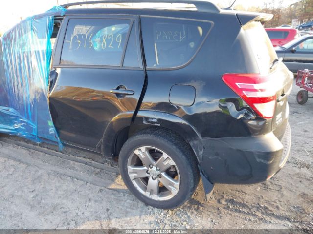 Toyota RAV4 Sport V6 Image 13