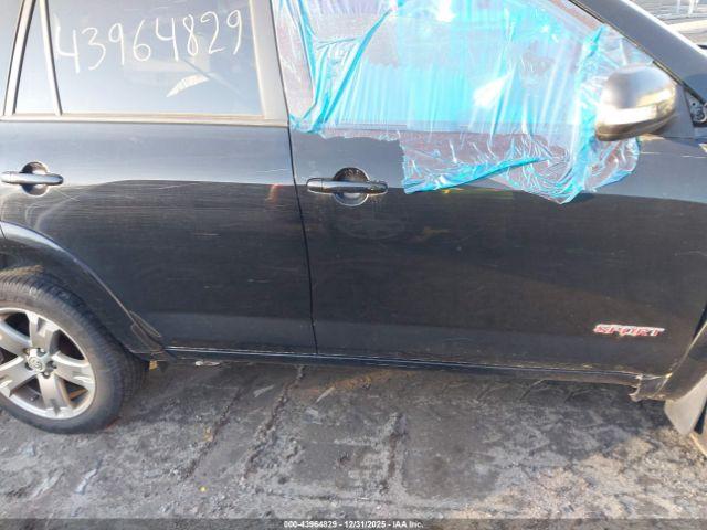 Toyota RAV4 Sport V6 Image 14