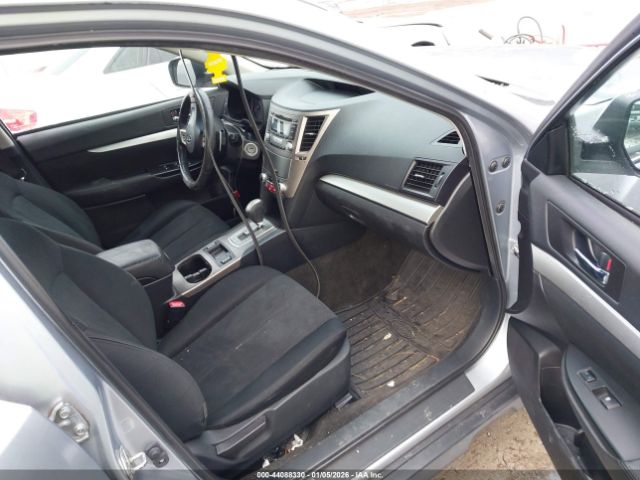 Subaru Outback 2.5i Premium Image 10