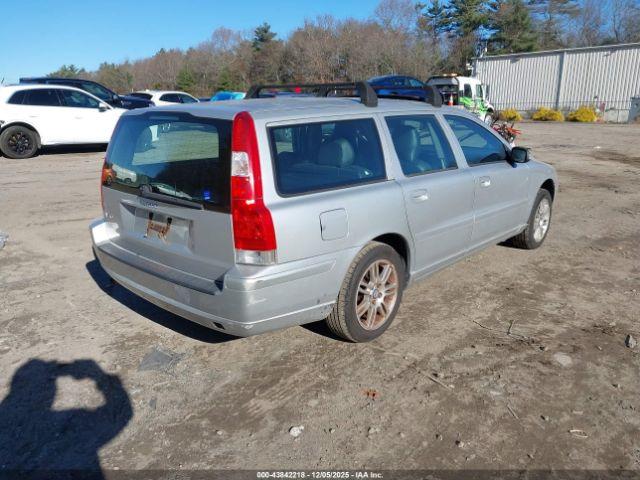 Volvo V70 2.4 Image 7