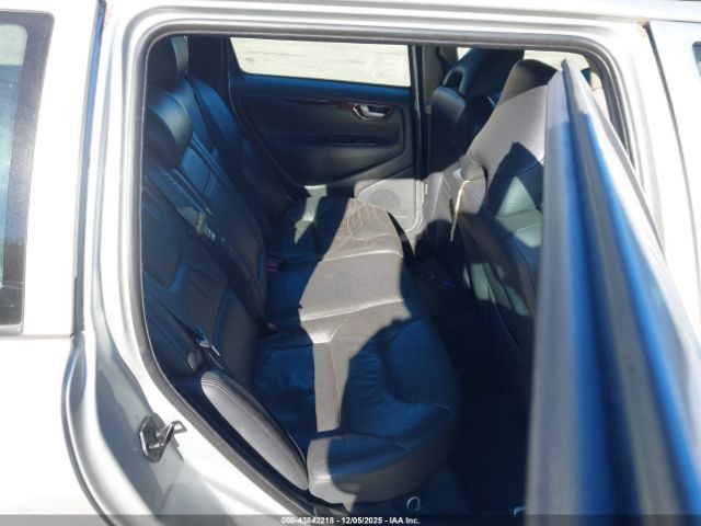 Volvo V70 2.4 Image 9