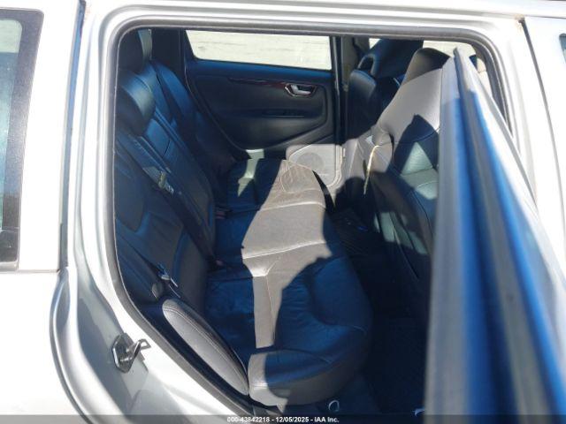 Volvo V70 2.4 Image 9