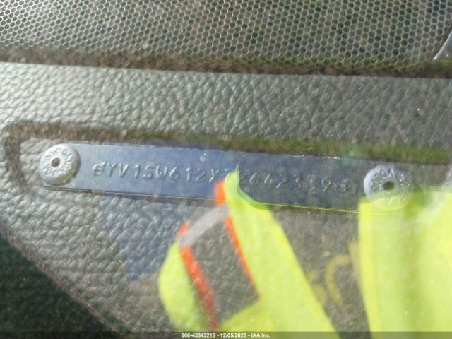 Volvo V70 2.4 Image 10