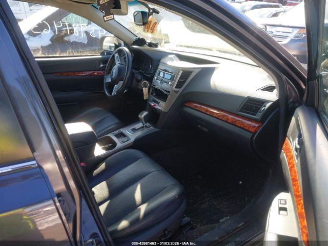 Subaru Outback 2.5i Limited Image 3