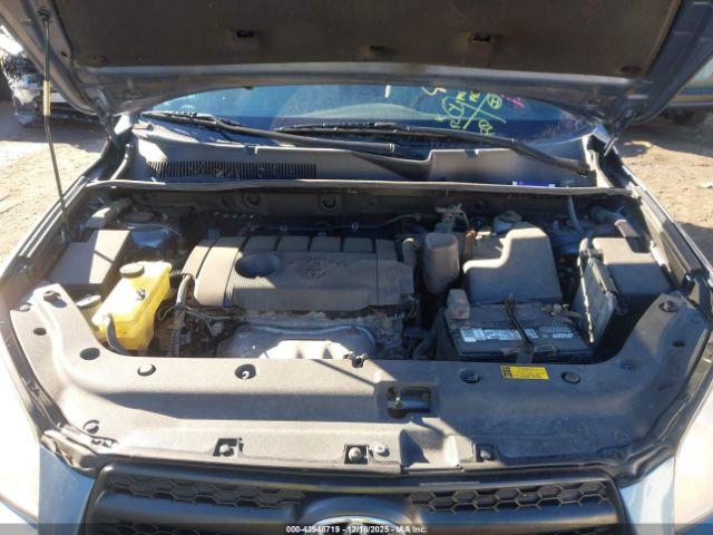 Toyota RAV4 Image 11