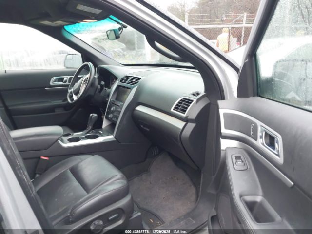 Ford Explorer Xlt Image 9