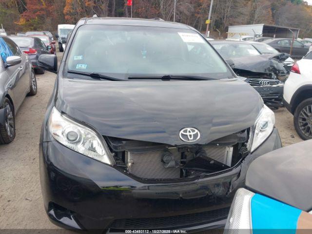 Toyota Sienna Xle 8 Passenger Image 12