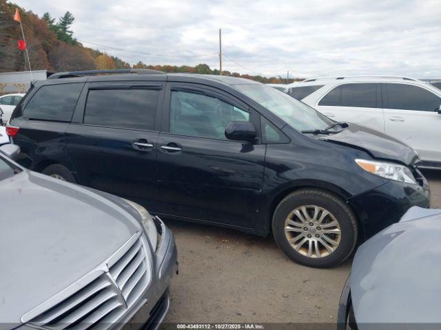 Toyota Sienna Xle 8 Passenger Image 15