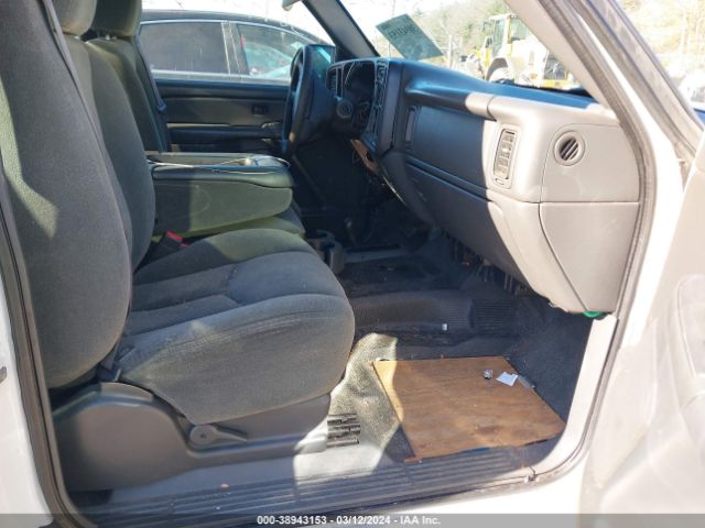 Chevrolet Silverado 2500 Work Truck Image 5