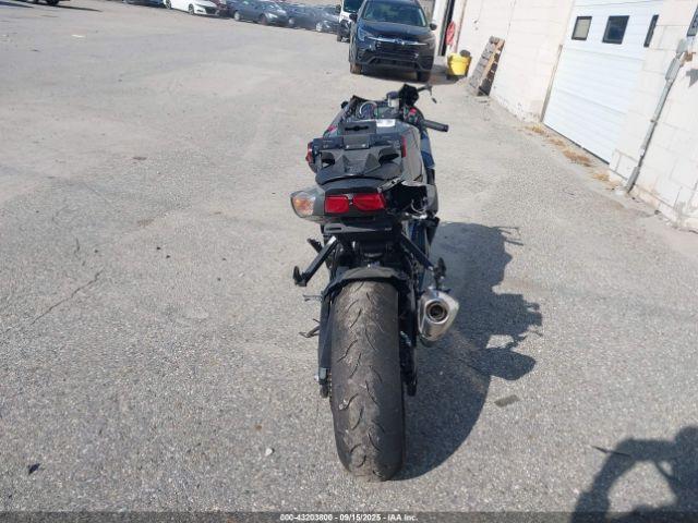 Suzuki Gsx-r600 Image 2