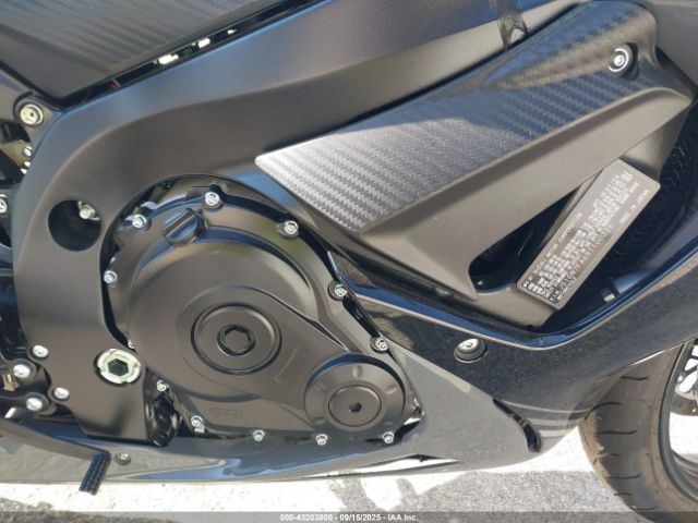 Suzuki Gsx-r600 Image 10