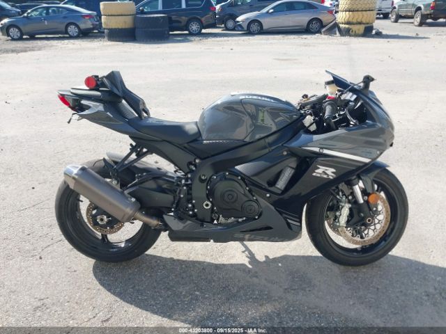 Suzuki Gsx-r600 Image 3