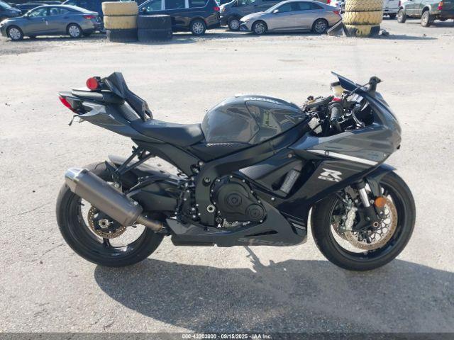 Suzuki Gsx-r600 Image 3