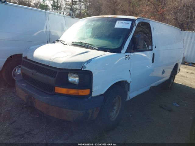 Chevrolet Express Work Van Image 3