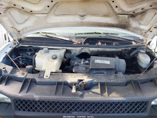 Chevrolet Express Work Van Image 10