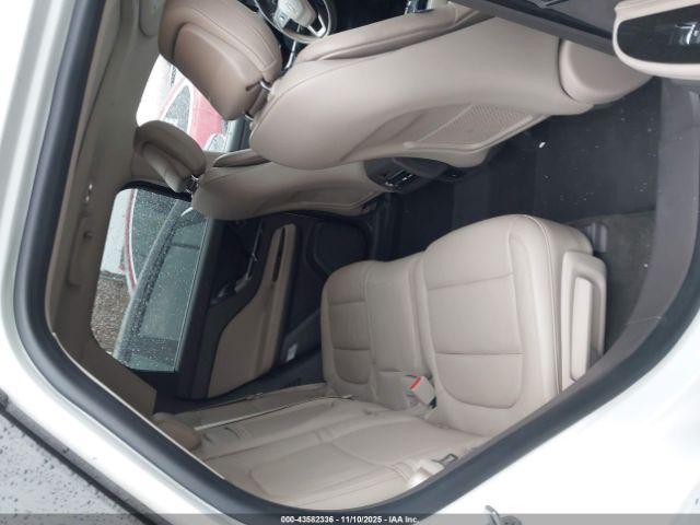 Lincoln Corsair Reserve Image 9