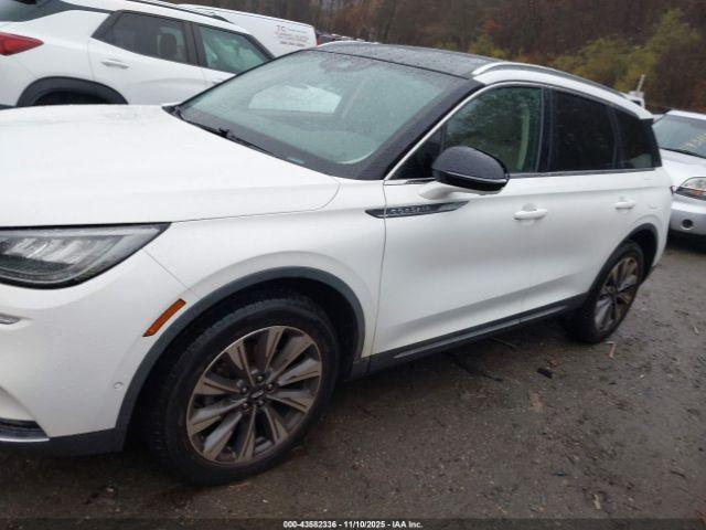 Lincoln Corsair Reserve Image 13