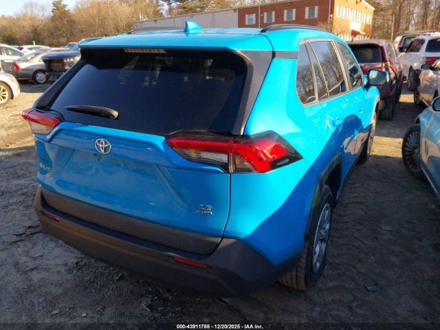 Toyota RAV4 Le Image 17